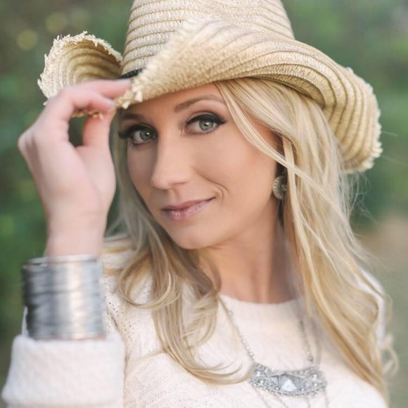 🎉CRYSTAL'S FAB FINDS IS GOING LIVE 10/14/25 3PM CST - A+ DESIGNER BAG BLOWOUT! - Picture 3 of 16